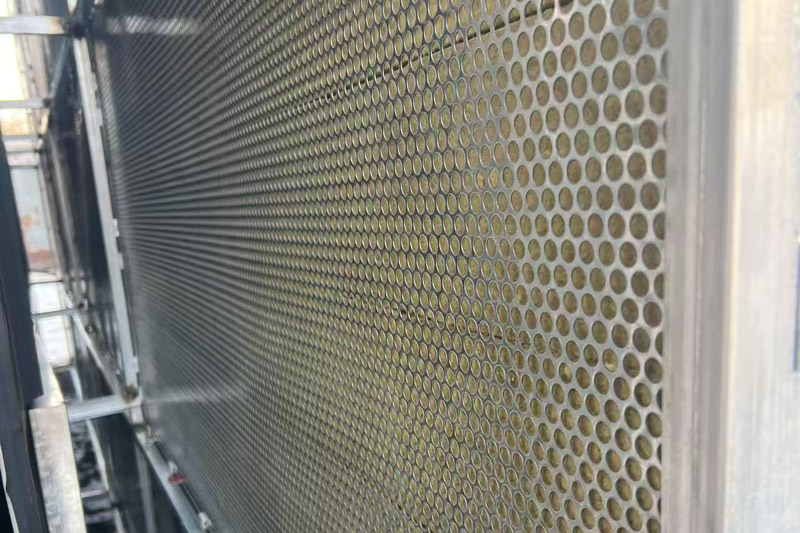 隔音板工程廠(chǎng)家在建筑與工業(yè)降噪中的應(yīng)用方案